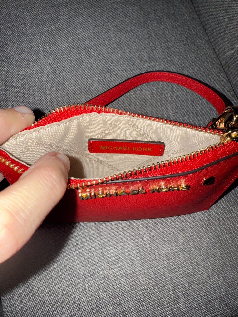 ❤️NWOT Michael Kors Red Saffiano Leather Karla Wristlet - Picture 6 of 6